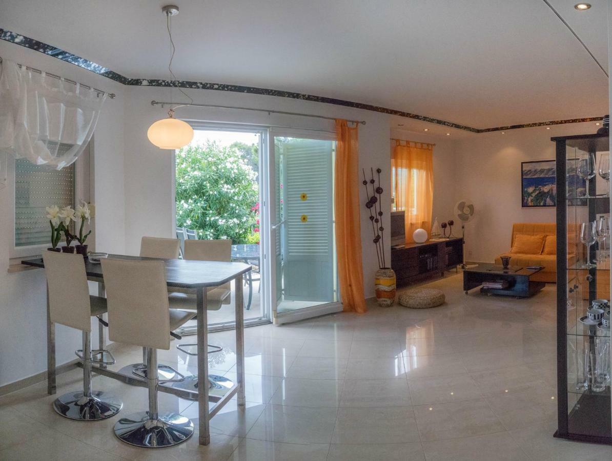 Apartment Annabela Banjol Εξωτερικό φωτογραφία